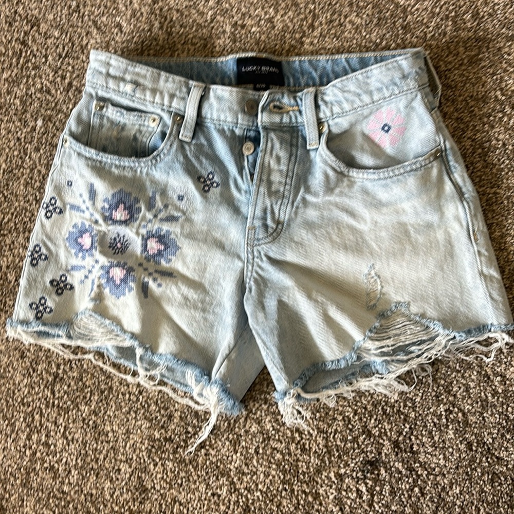 Lucky shorts